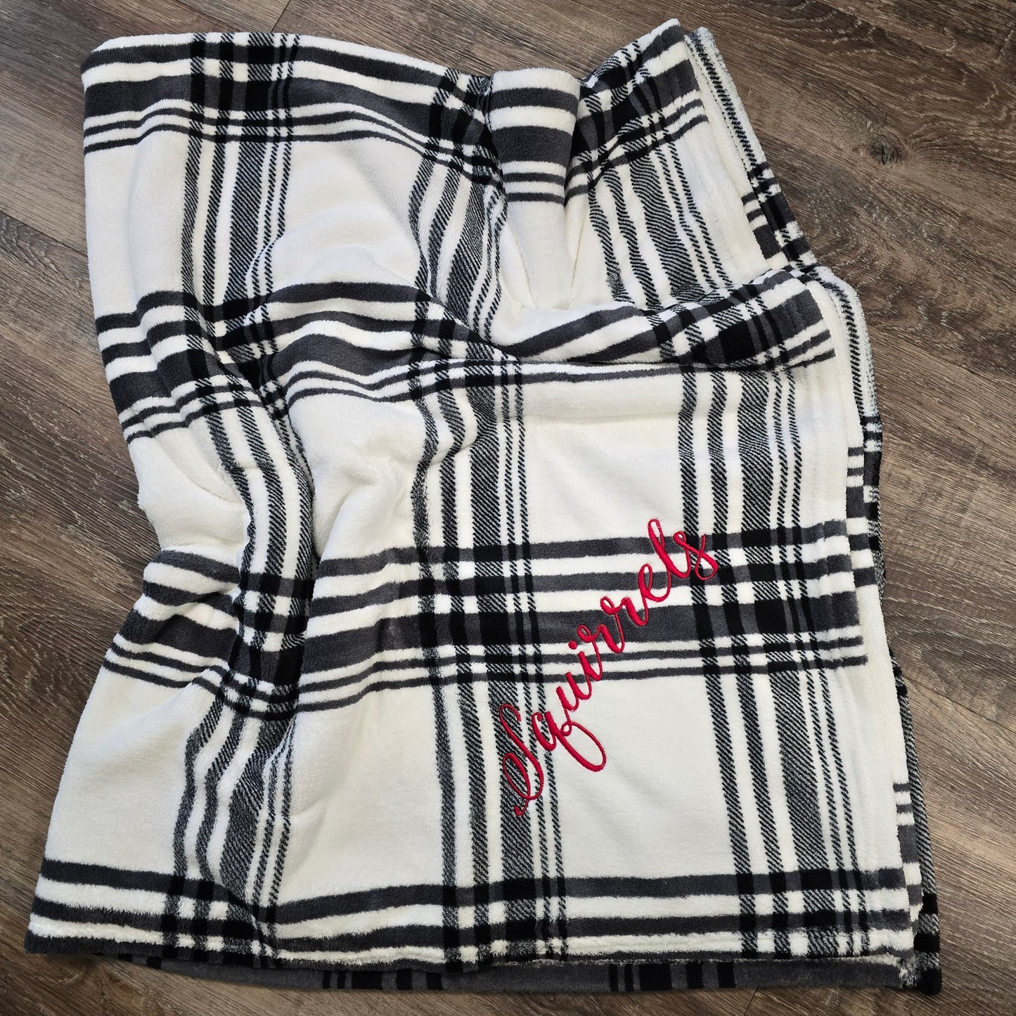 Squirrels Plaid Blanket